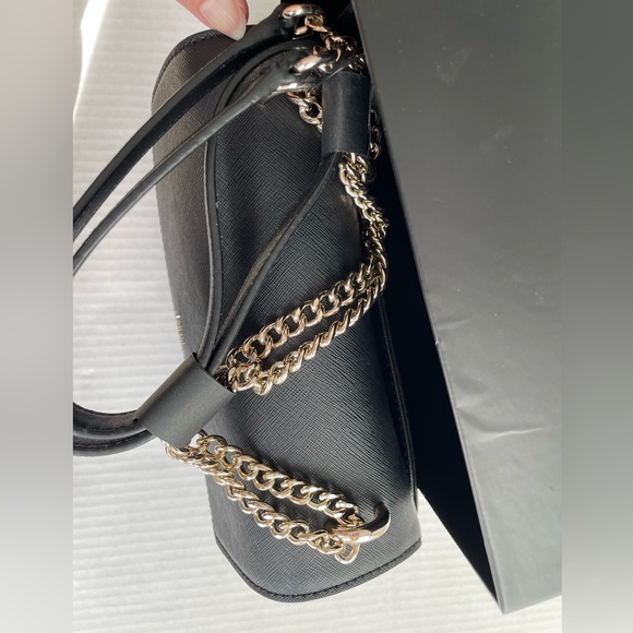 NWT DKNY crossbody black bag - Picture 3 of 4